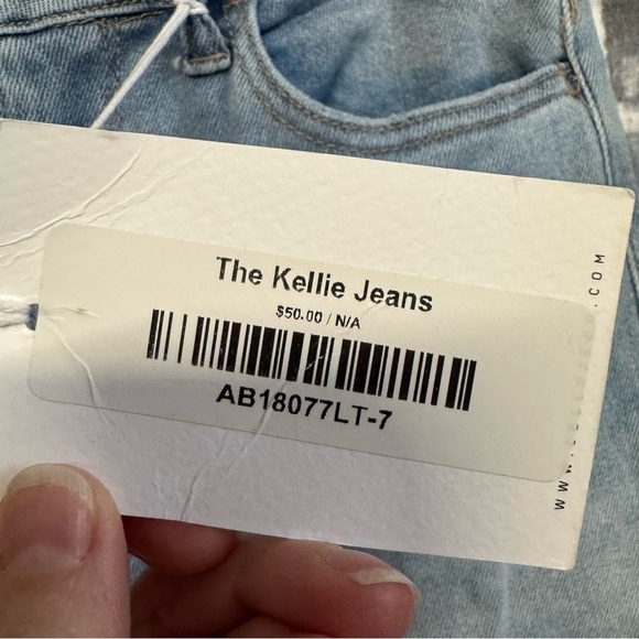 NWT Cello the Kellie jeans light wash skinny distressed chewed hem - Picture 5 of 12